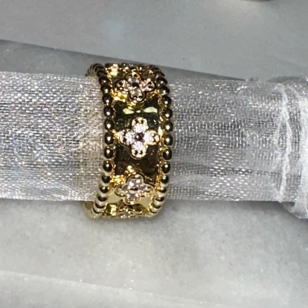 Stainless steel flower ring brand new - Picture 4 of 13